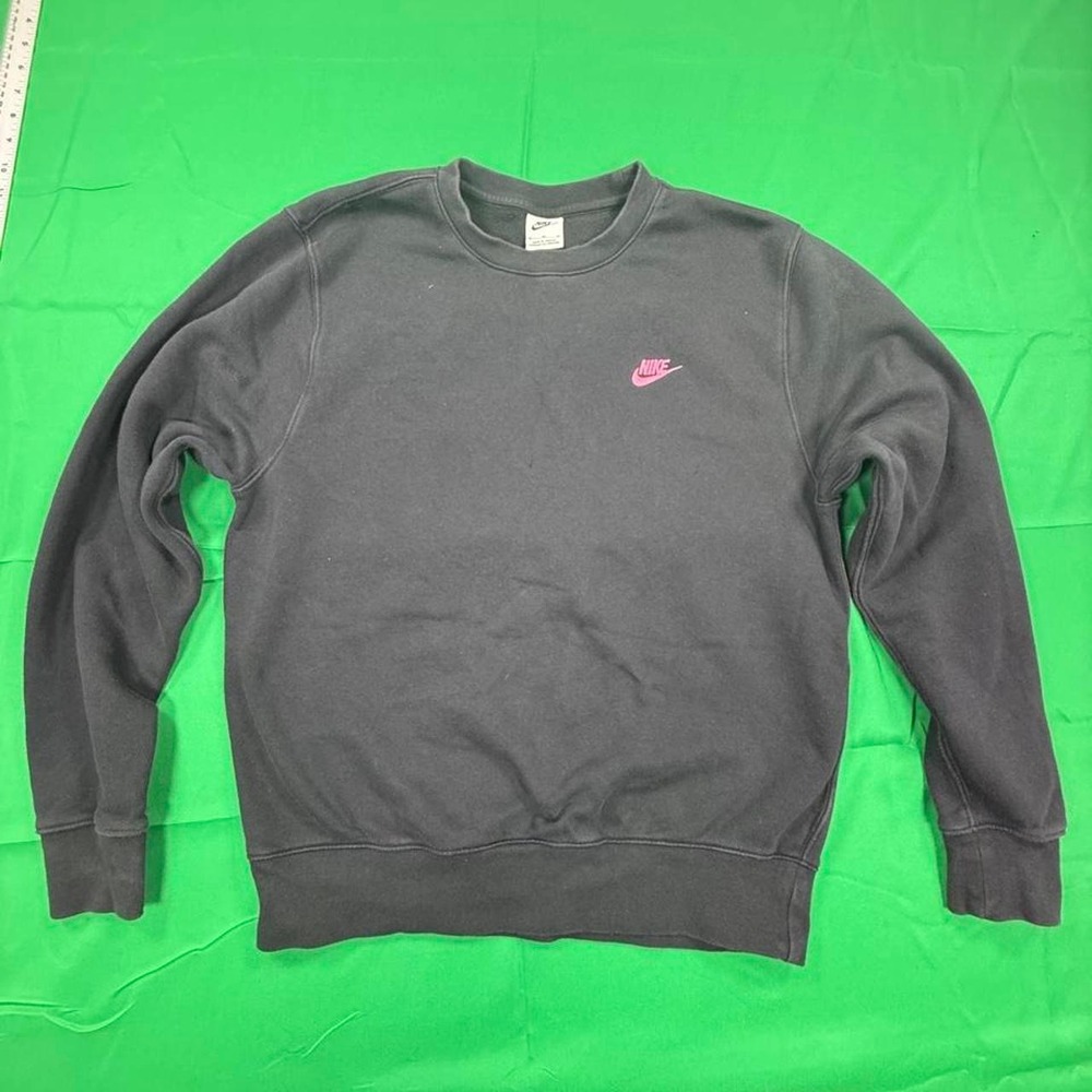 Nike gray crewneck sweatshirt with pink swoosh
